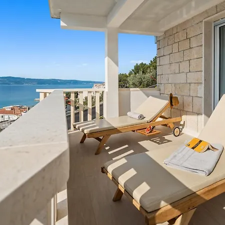 Apartmani Marko Omis Exterior photo